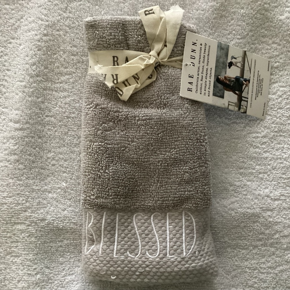 Rae Dunn Blessed Family Fingertip Towels Set 12 x 18 inches NWT